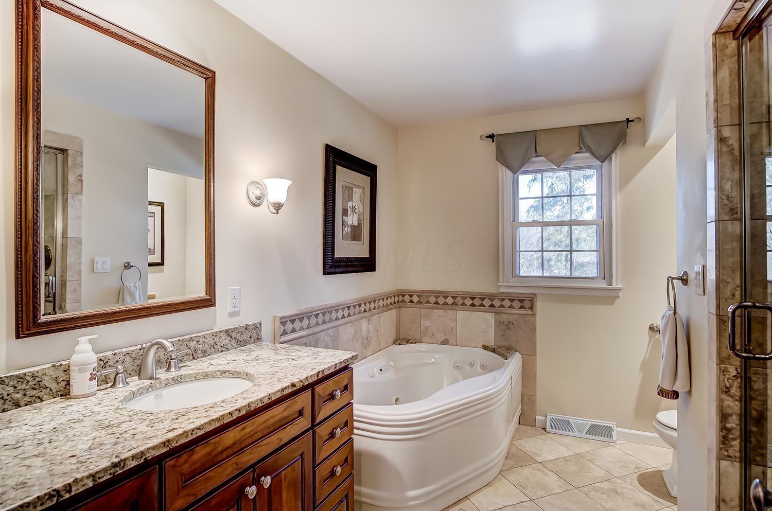 2500 Lane Road Columbus, OH 43220 - Photo 15 of 27