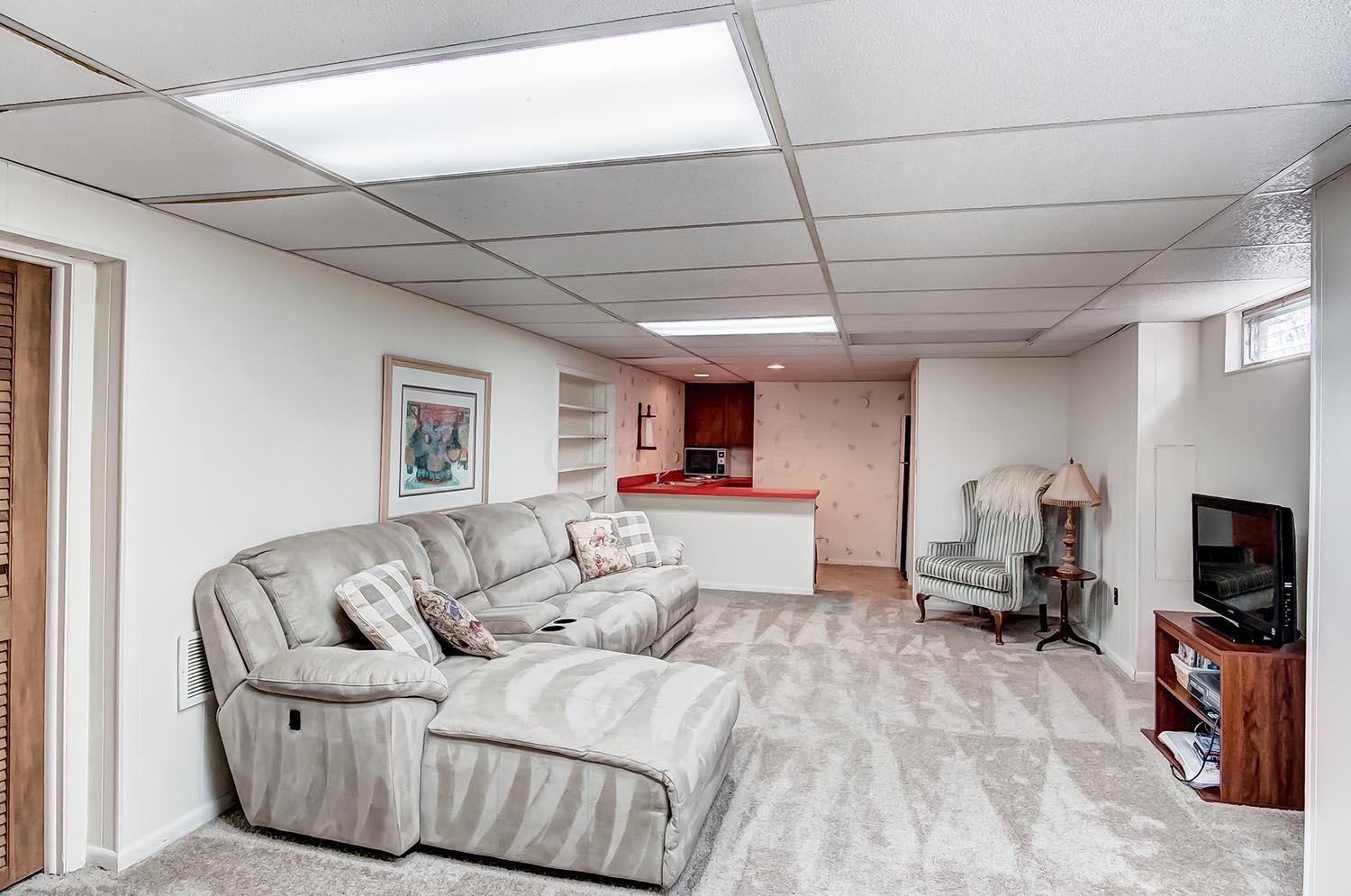 2500 Lane Road Columbus, OH 43220 - Photo 21 of 27