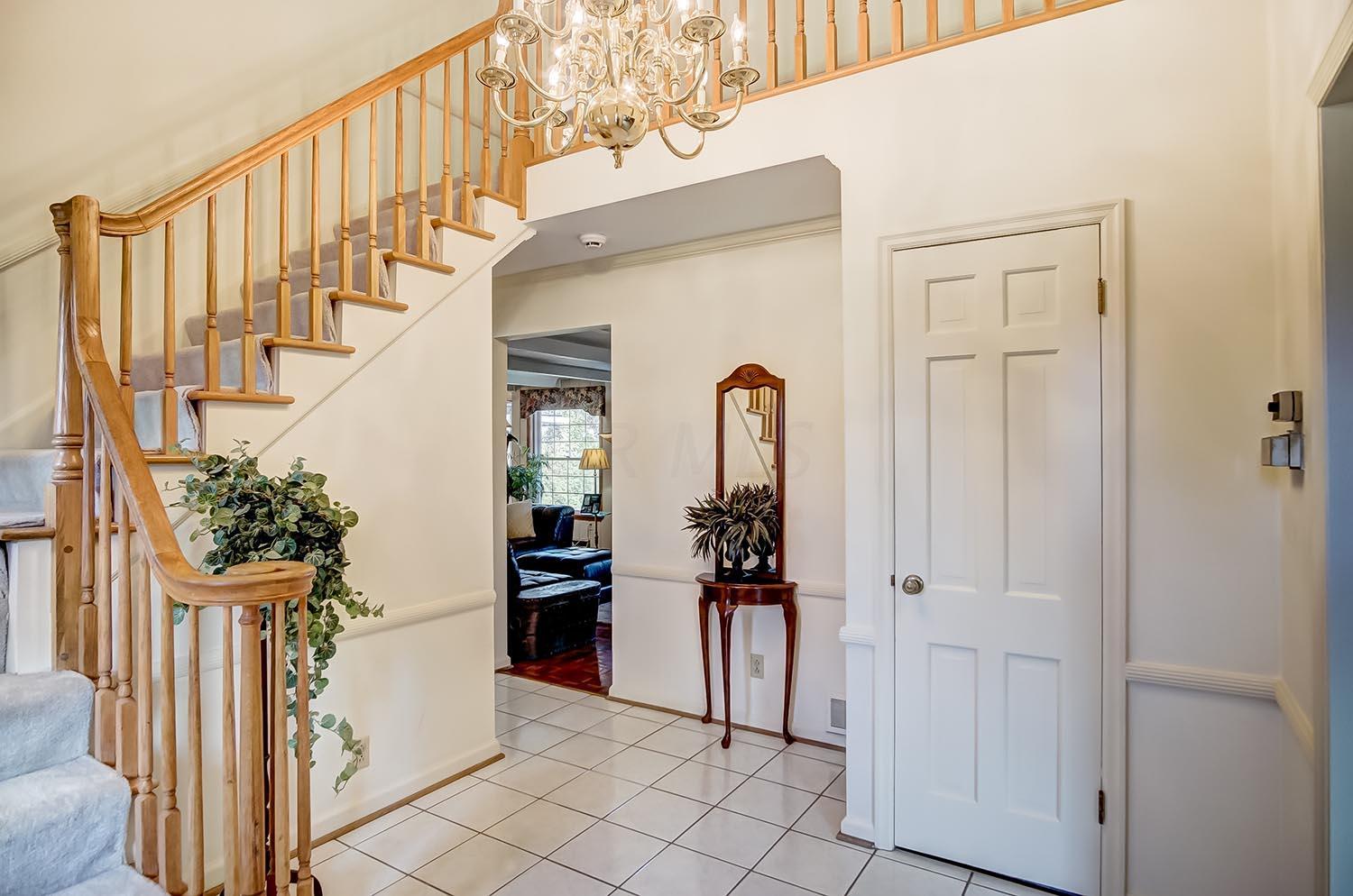 2500 Lane Road Columbus, OH 43220 - Photo 3 of 27