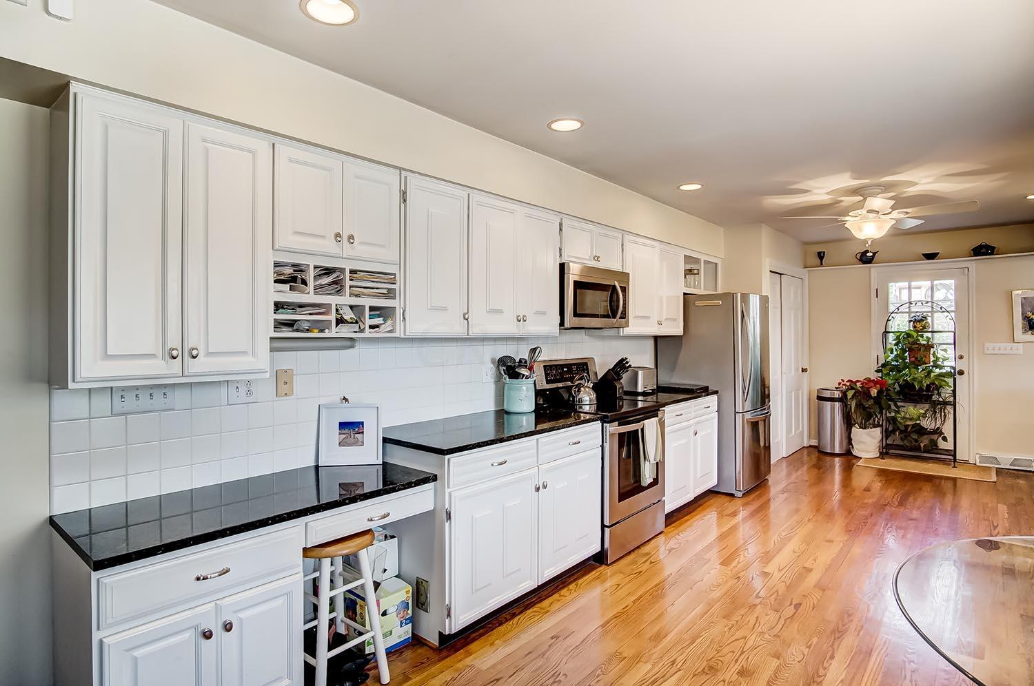 2500 Lane Road Columbus, OH 43220 - Photo 8 of 27
