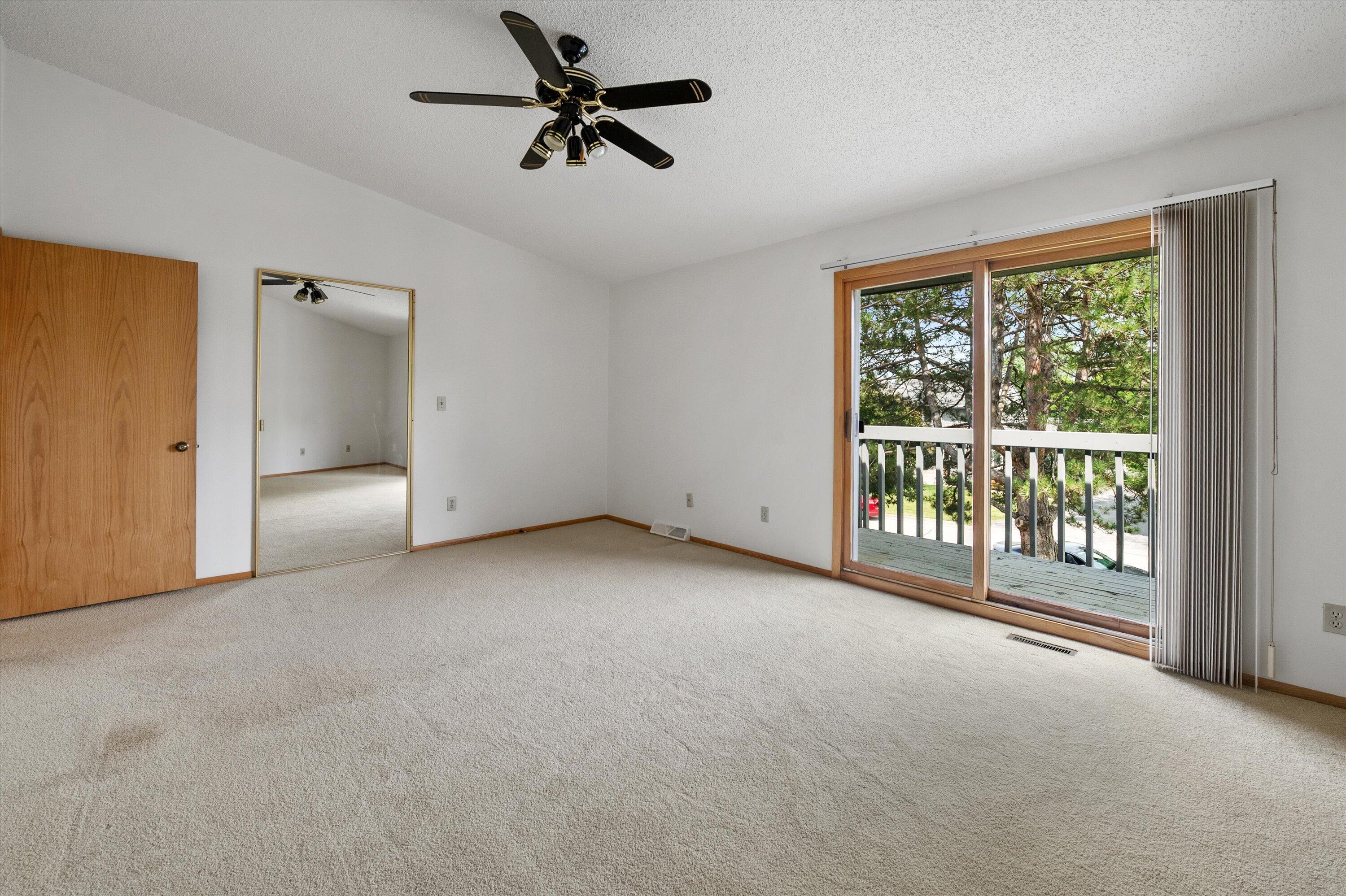 15661 West Ridge Road New Berlin, WI 53151 - Photo 14 of 32 20-DSC1222