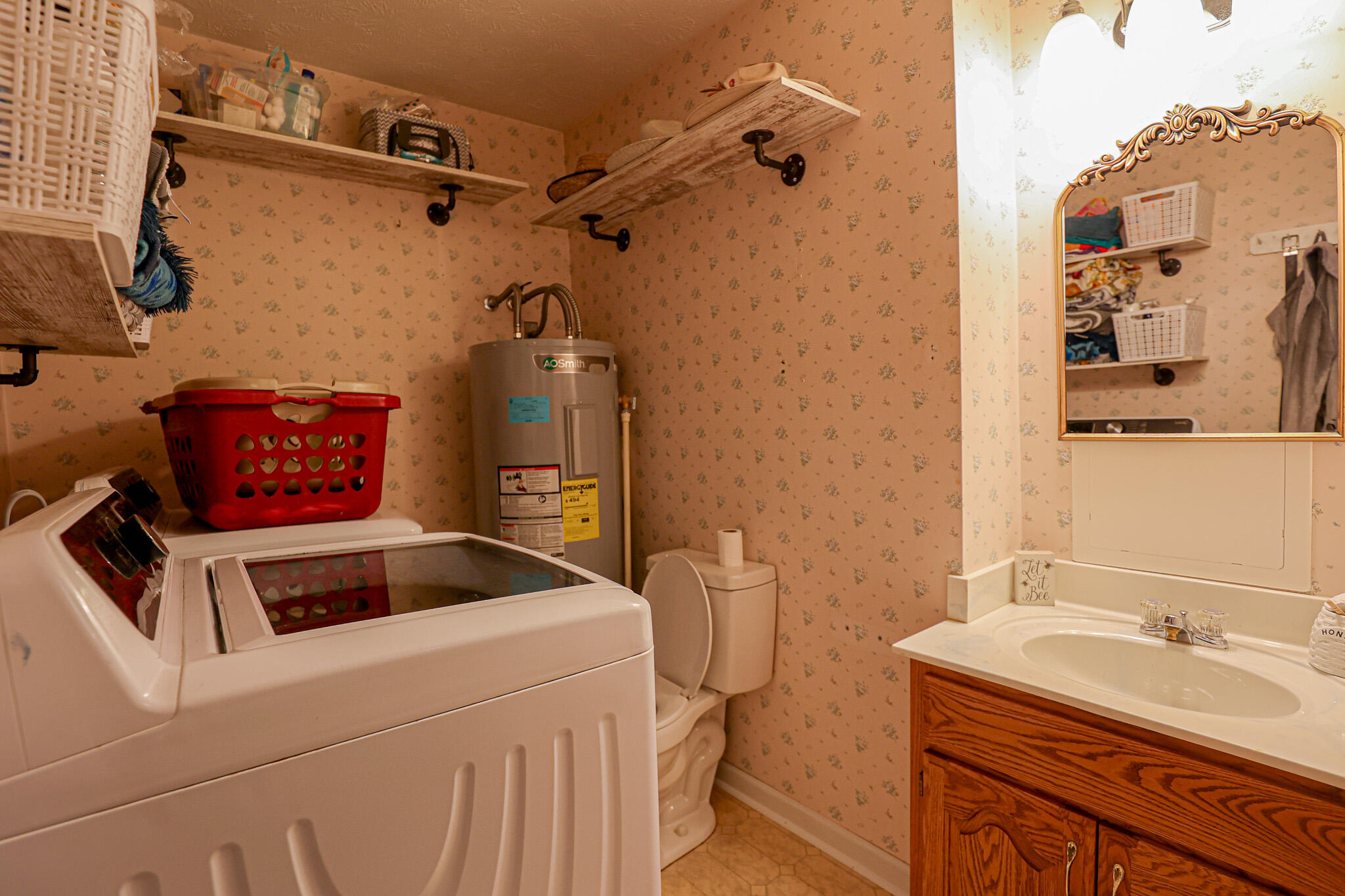 6765 Ivo Wurth Road Paducah, KY 42001 - Photo 35 of 44 Bathroom & Utility