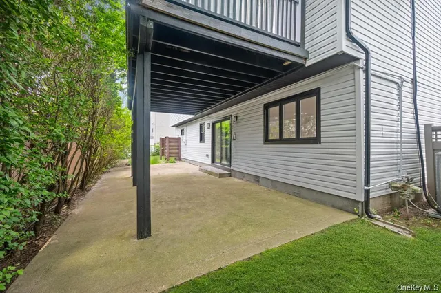a view of a backyard of the house