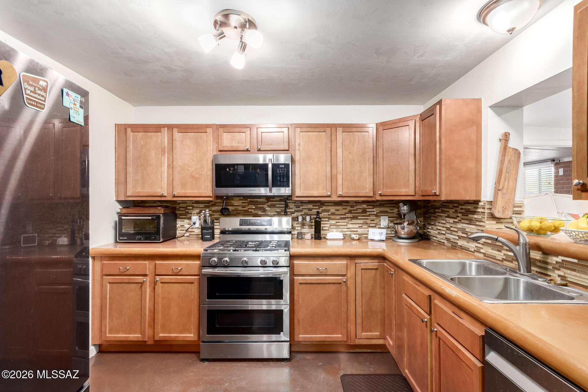 2214 North Richey Boulevard Tucson, AZ 85716 - Photo 2 of 33