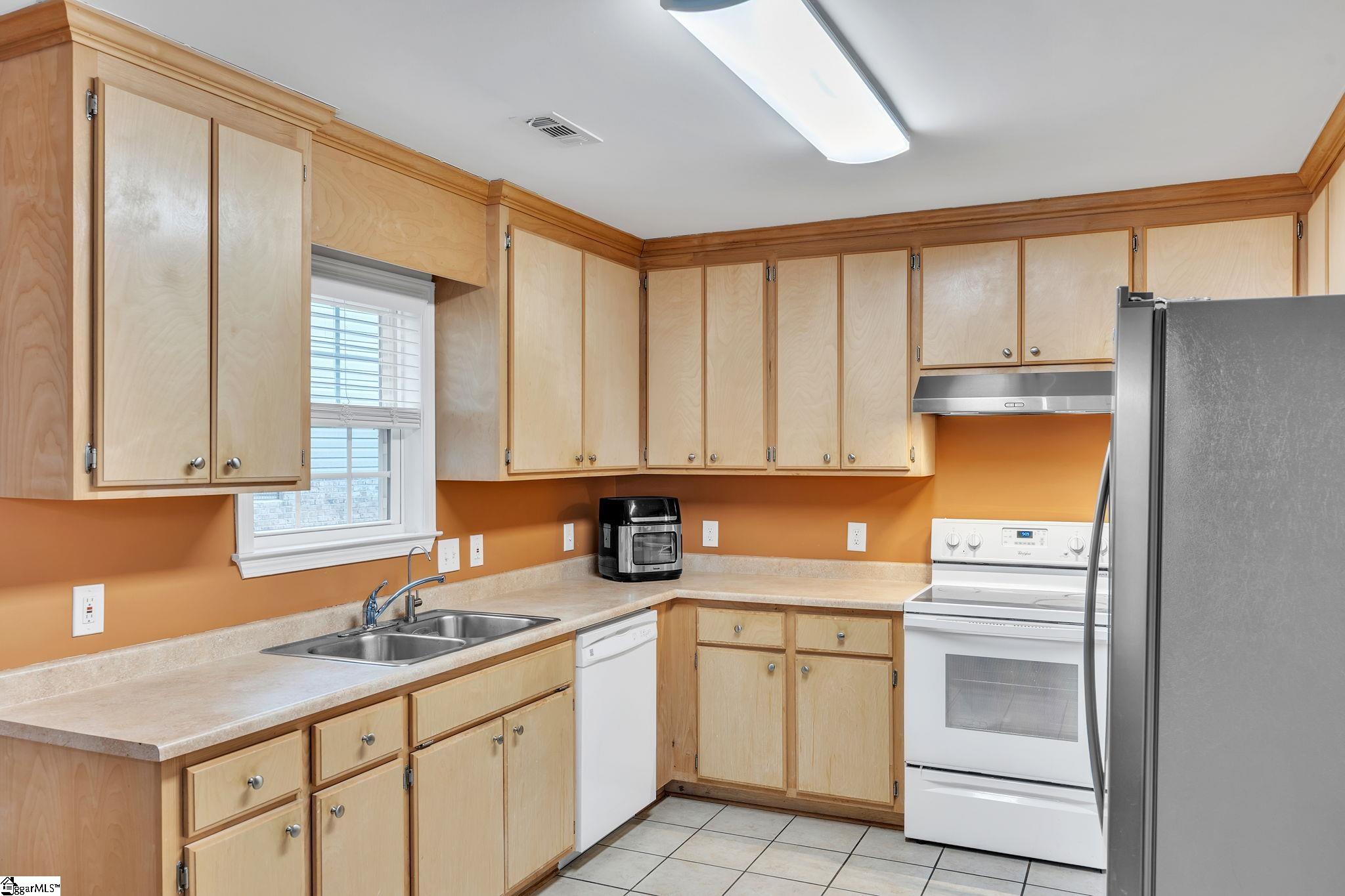 624 Ruddy Creek Circle Greer, SC 29651 - Photo 8 of 27