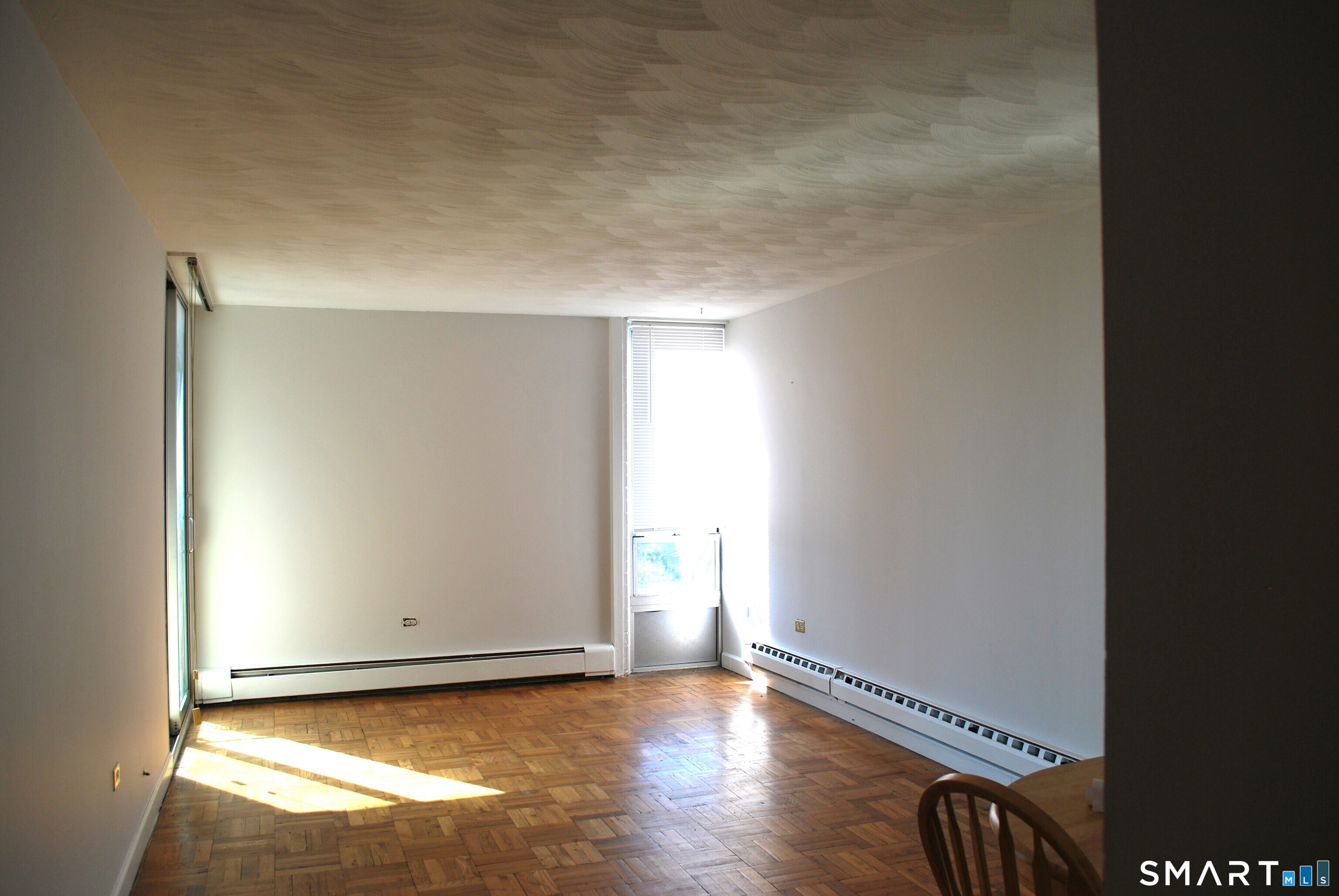 87 Glenbrook Road, Unit 7G Stamford, CT 06902 - Photo 5 of 13 Living