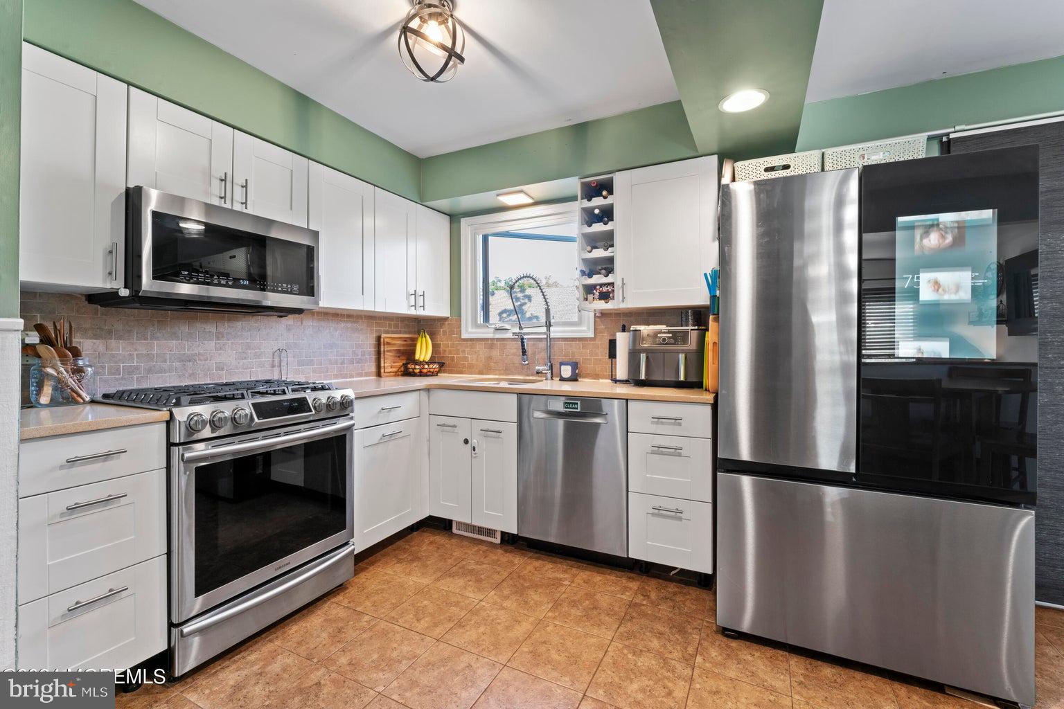 807 Willow Road Toms River, NJ 08753 - Photo 7 of 25 Gallery Image 7