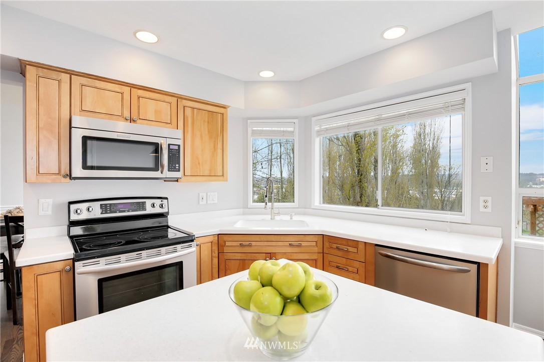 600 South 32nd Place Renton, WA 98055 - Photo 11 of 25