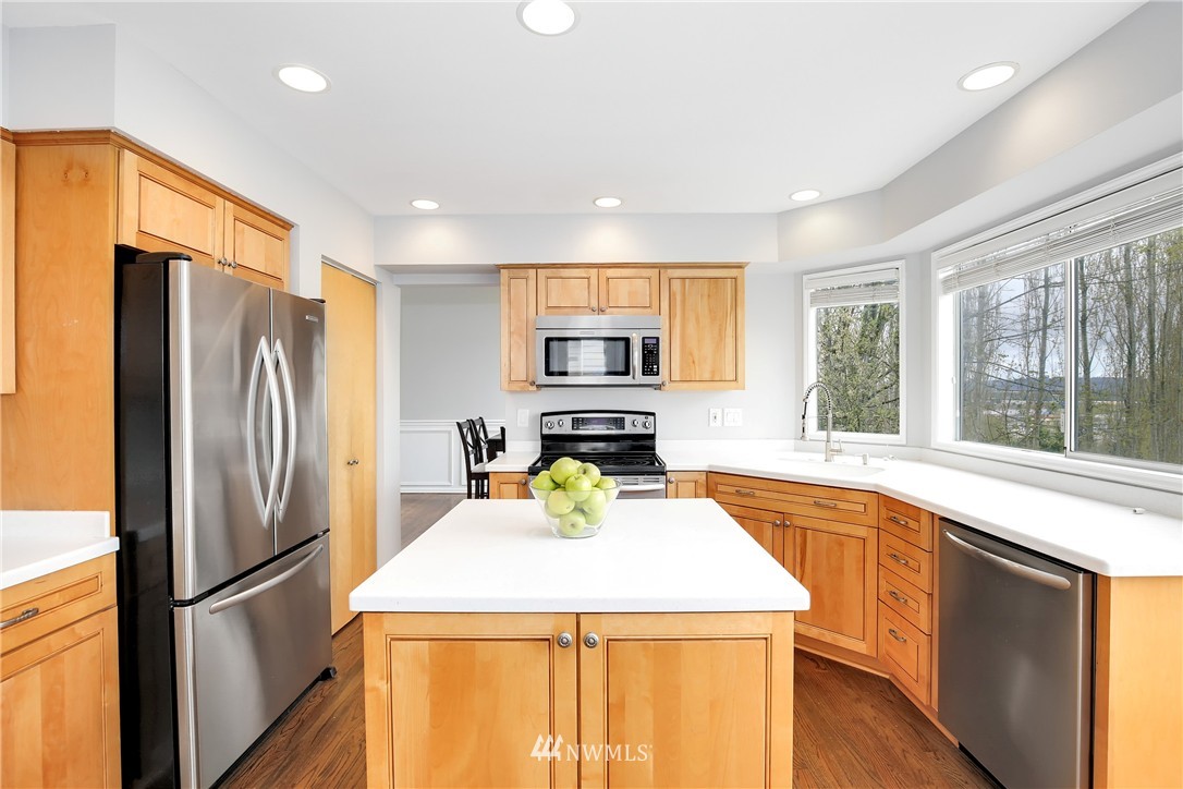 600 South 32nd Place Renton, WA 98055 - Photo 12 of 25