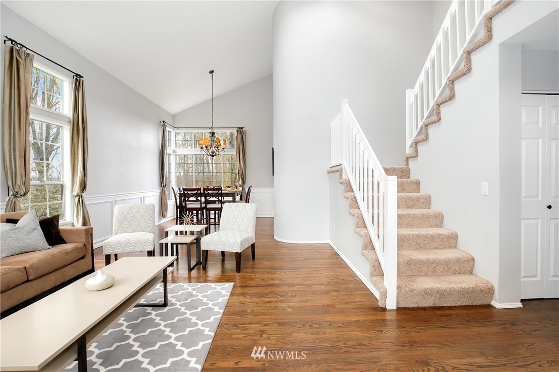 600 South 32nd Place Renton, WA 98055 - Photo 3 of 25