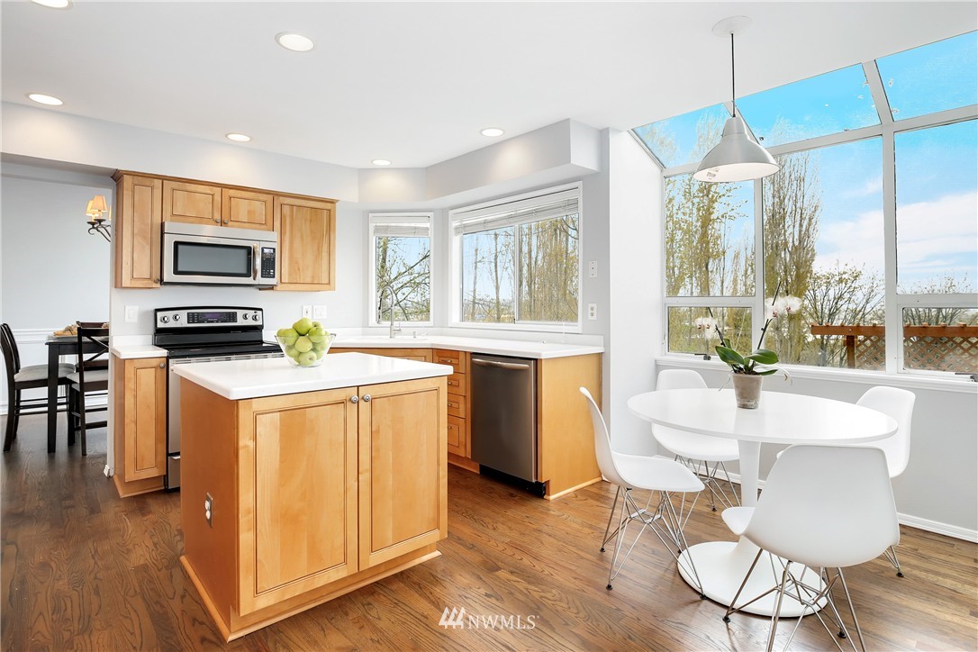 600 South 32nd Place Renton, WA 98055 - Photo 10 of 25