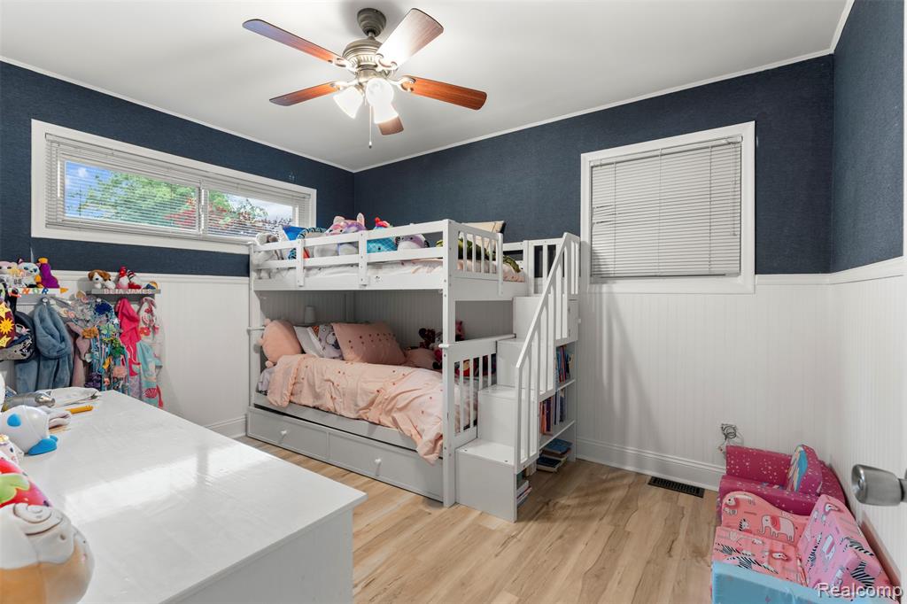 28317 New Castle Road Farmington Hills, MI 48331 - Photo 16 of 23