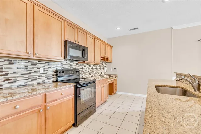 $2,200 | 16 Bushwood Drive, Savannah, GA 31407