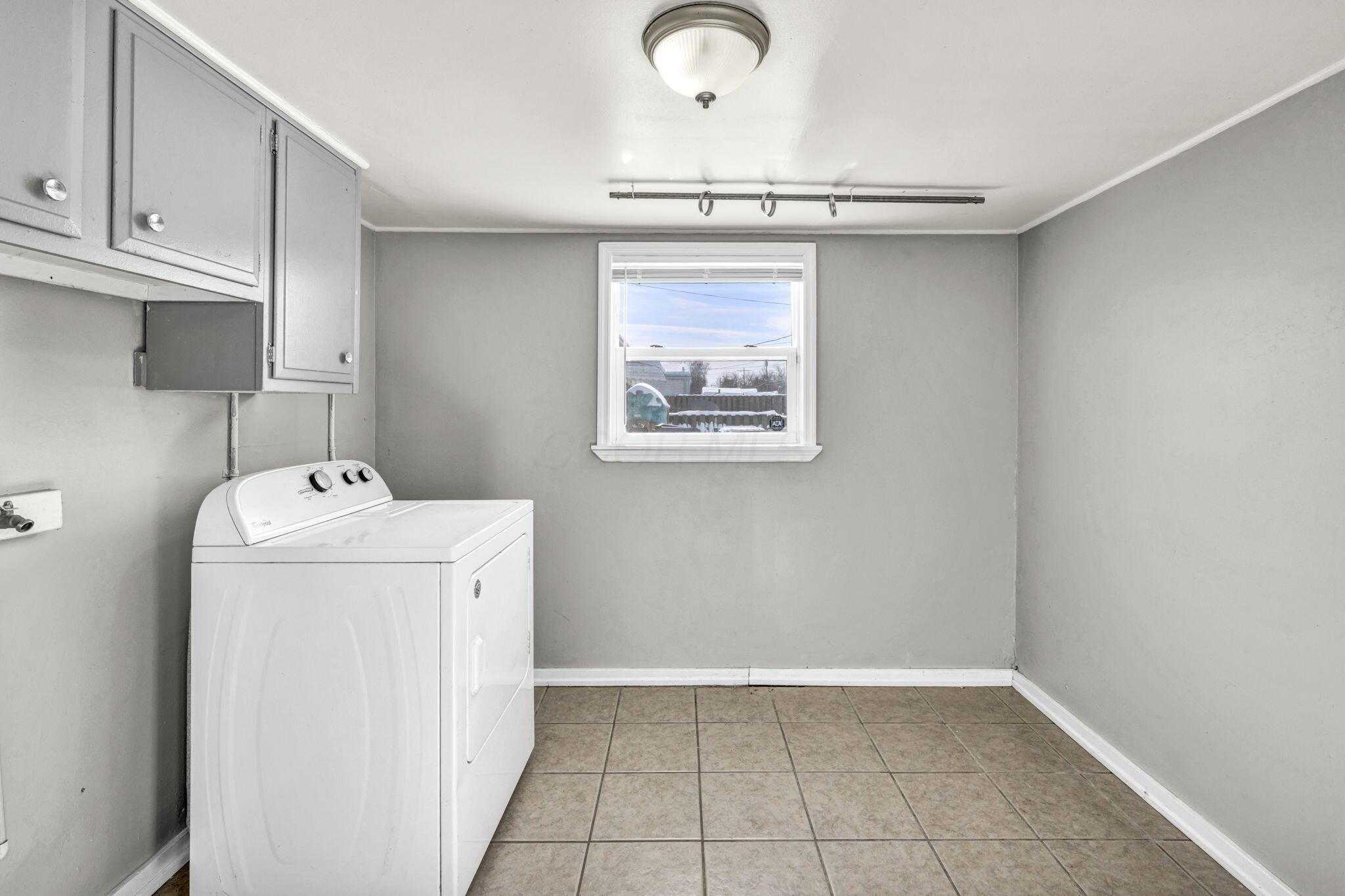 845 Exeter Road Columbus, OH 43213 - Photo 24 of 46 Mud Room/Utility