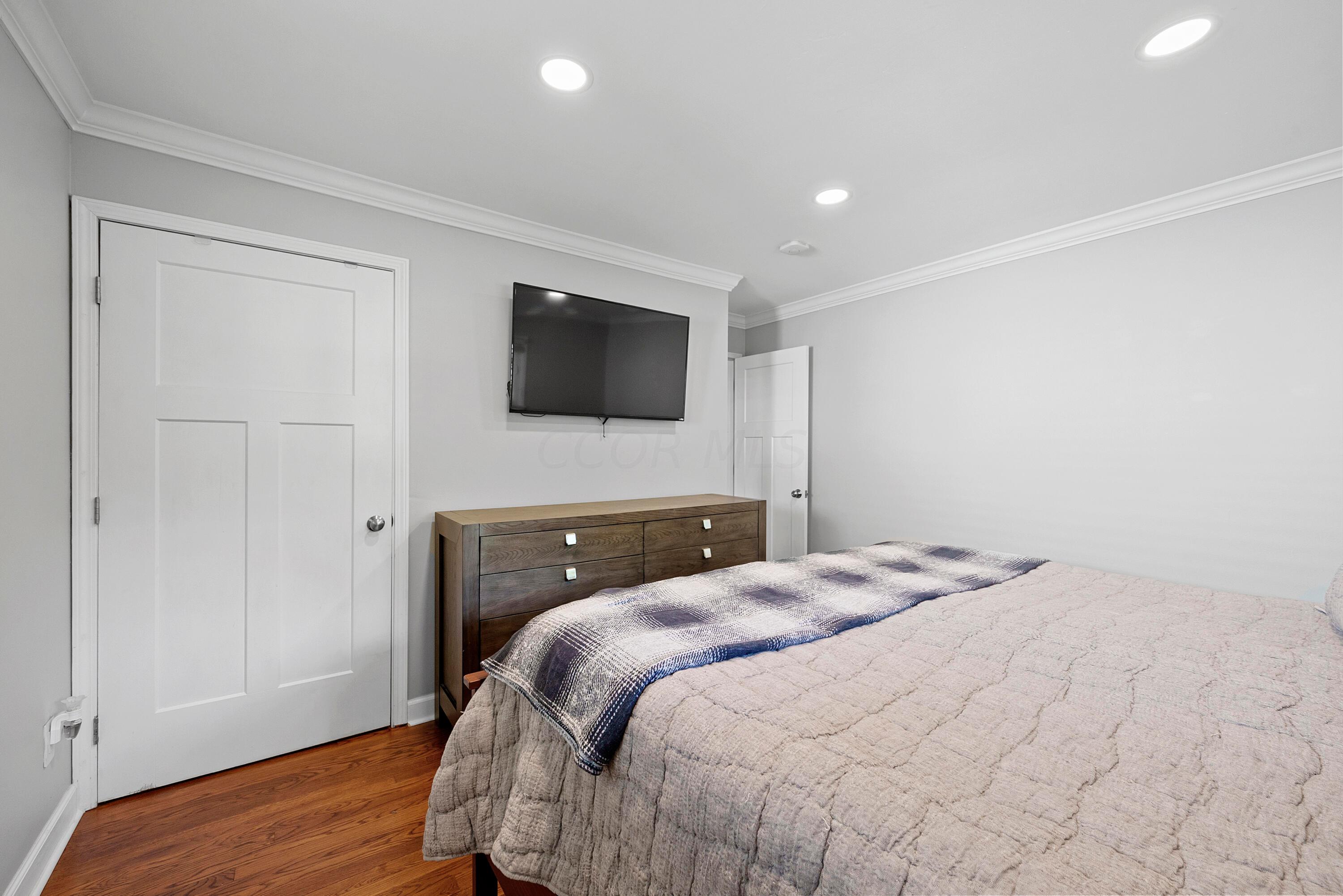 2731 Cranford Road Columbus, OH 43221 - Photo 24 of 41 Master Bedroom