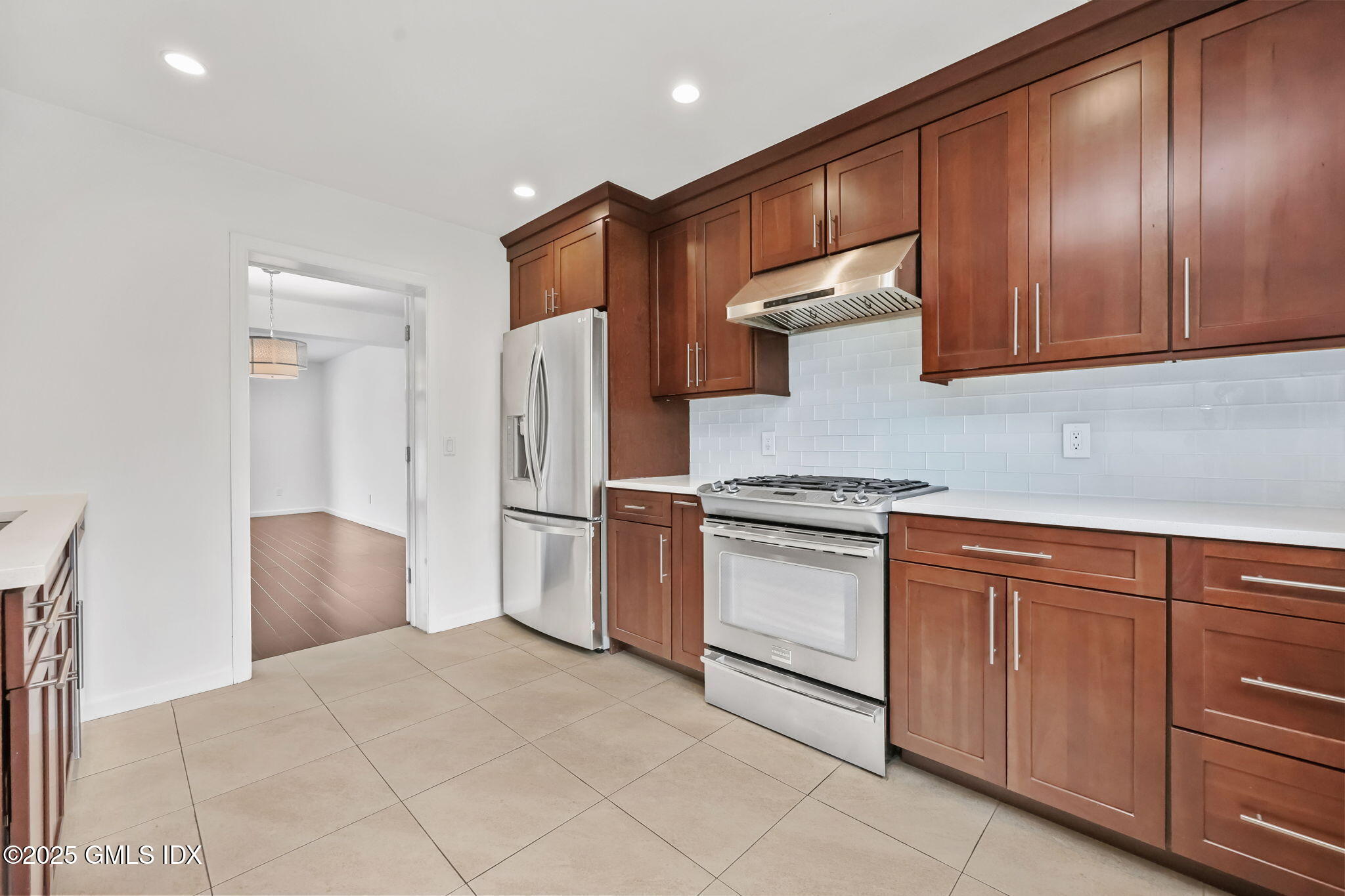 79 Silo Circle Riverside, CT 06878 - Photo 12 of 42 Kitchen to Dining Area