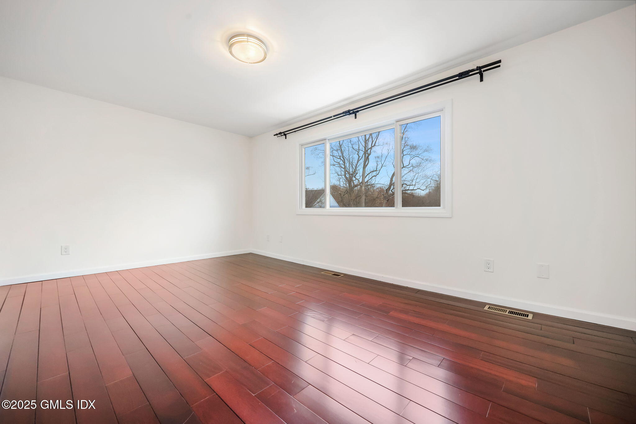 79 Silo Circle Riverside, CT 06878 - Photo 19 of 42 Primary Bedroom