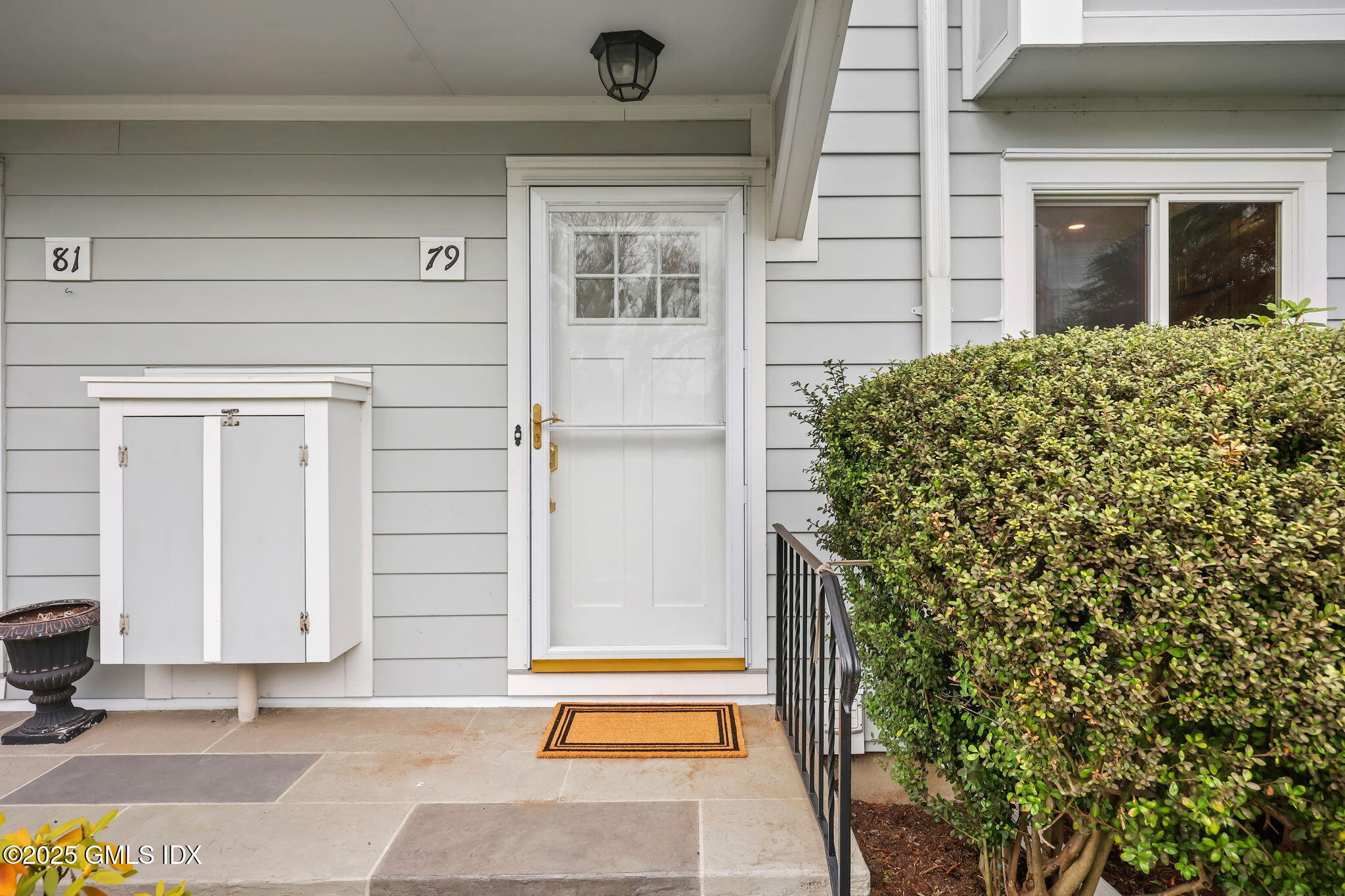 79 Silo Circle Riverside, CT 06878 - Photo 4 of 42 Front Door