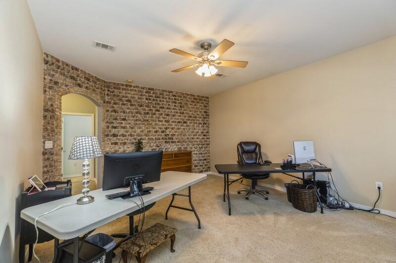 4599 Live Oak Church Road Crestview, FL 32539 - Photo 18 of 34 a workspace with furniture