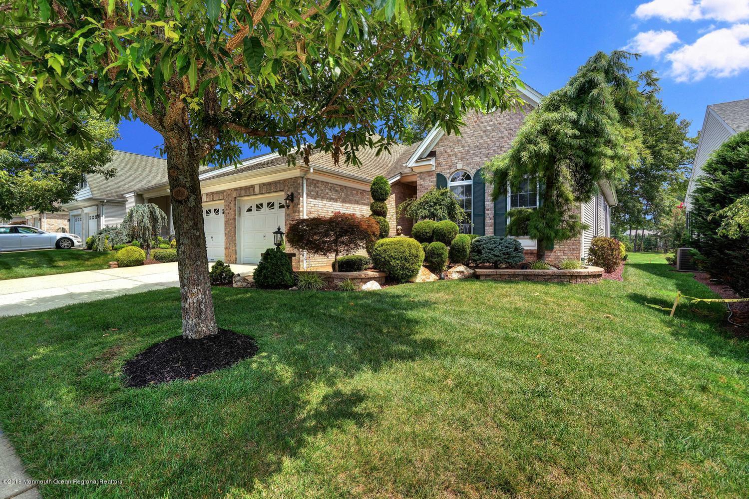 19 Barton Creek Road Jackson, NJ 08527 - Photo 4 of 35 19 Barton Creek Rd Jackson NJ-large-005-