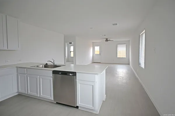 $1,395 | 14605 Mudstone Place, Elmendorf, TX 78112