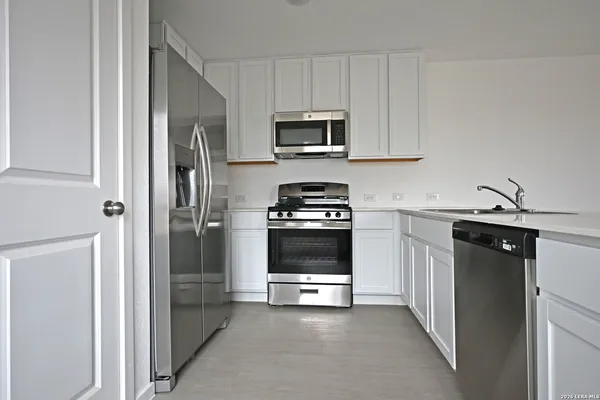 $1,395 | 14605 Mudstone Place, Elmendorf, TX 78112