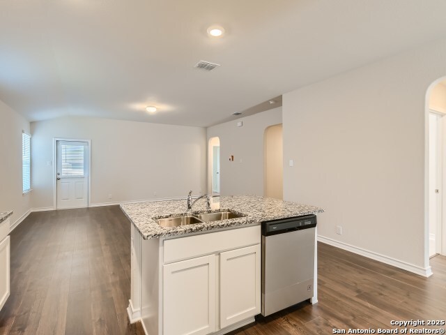 1725 Rocky Rise San Antonio, TX 78245 - Photo 11 of 32