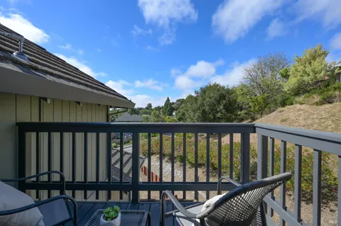 $1,395,000 | 1000 East Sunnyslope Road, Petaluma, CA 94952