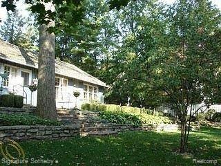 195 North Baldwin Road Birmingham, MI 48009 - Photo 10 of 19 Great Landscaping