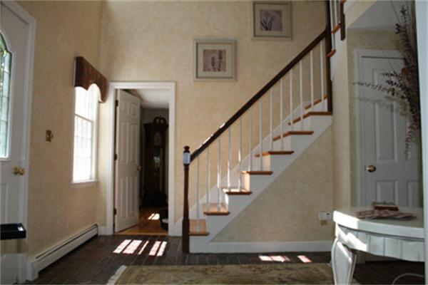 17 Bluejay Road Lynnfield, MA 01940 - Photo 4 of 24 Gallery Image 4