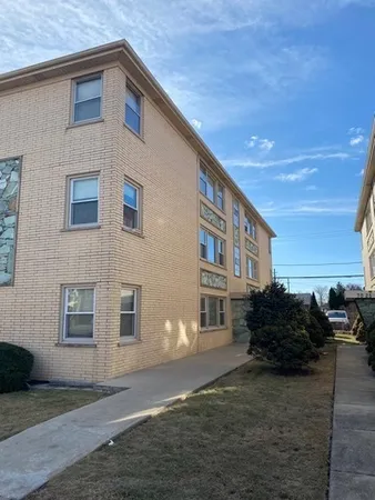 $1,650 | 7021 West Belmont Avenue, Unit 2N, Chicago, IL 60634