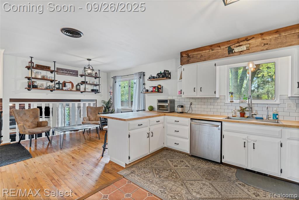 1423 Butcher Road Fenton, MI 48430 - Photo 8 of 60