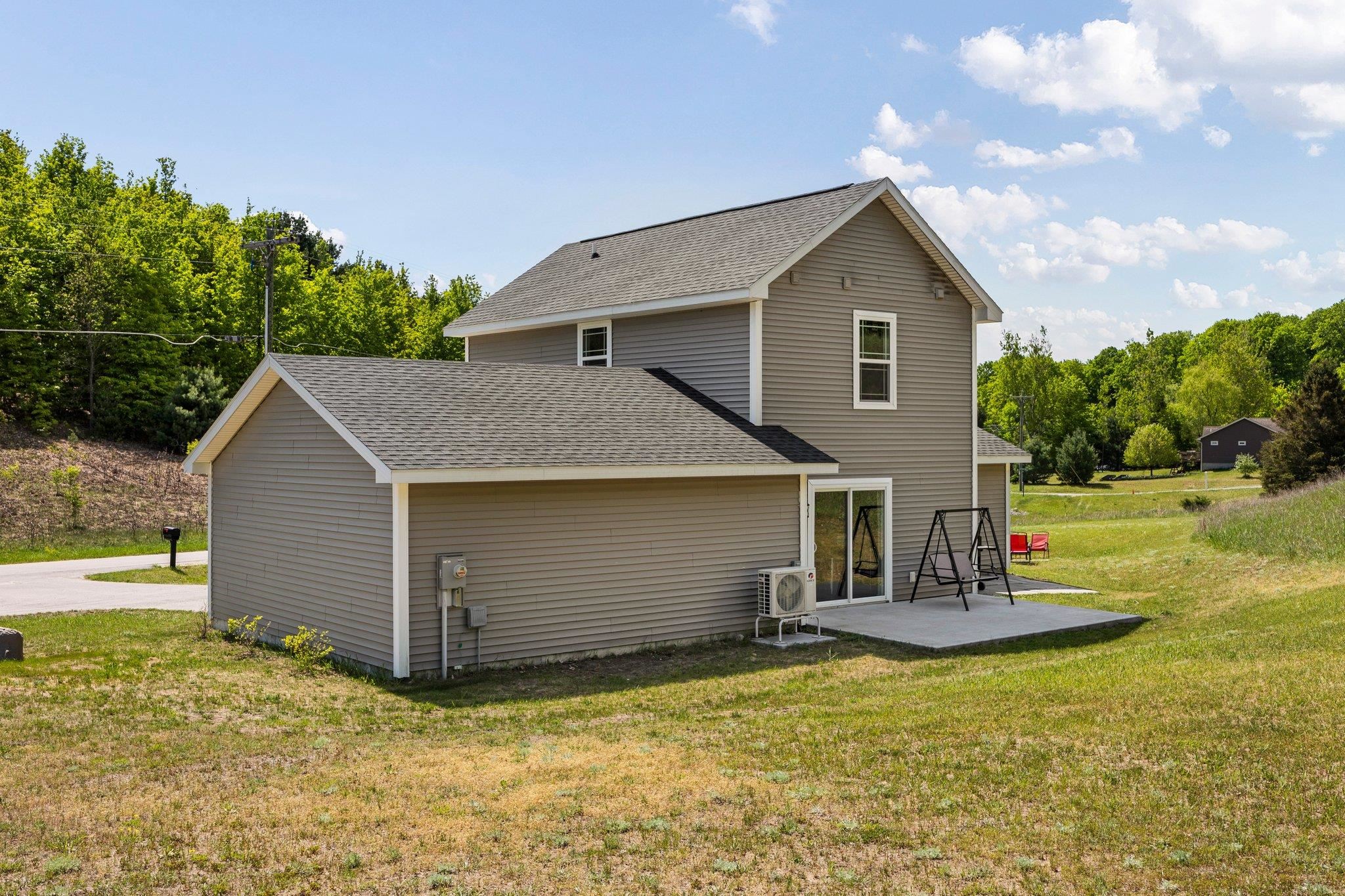 1322 Sharkey Road Traverse City, MI 49696 - Photo 32 of 37