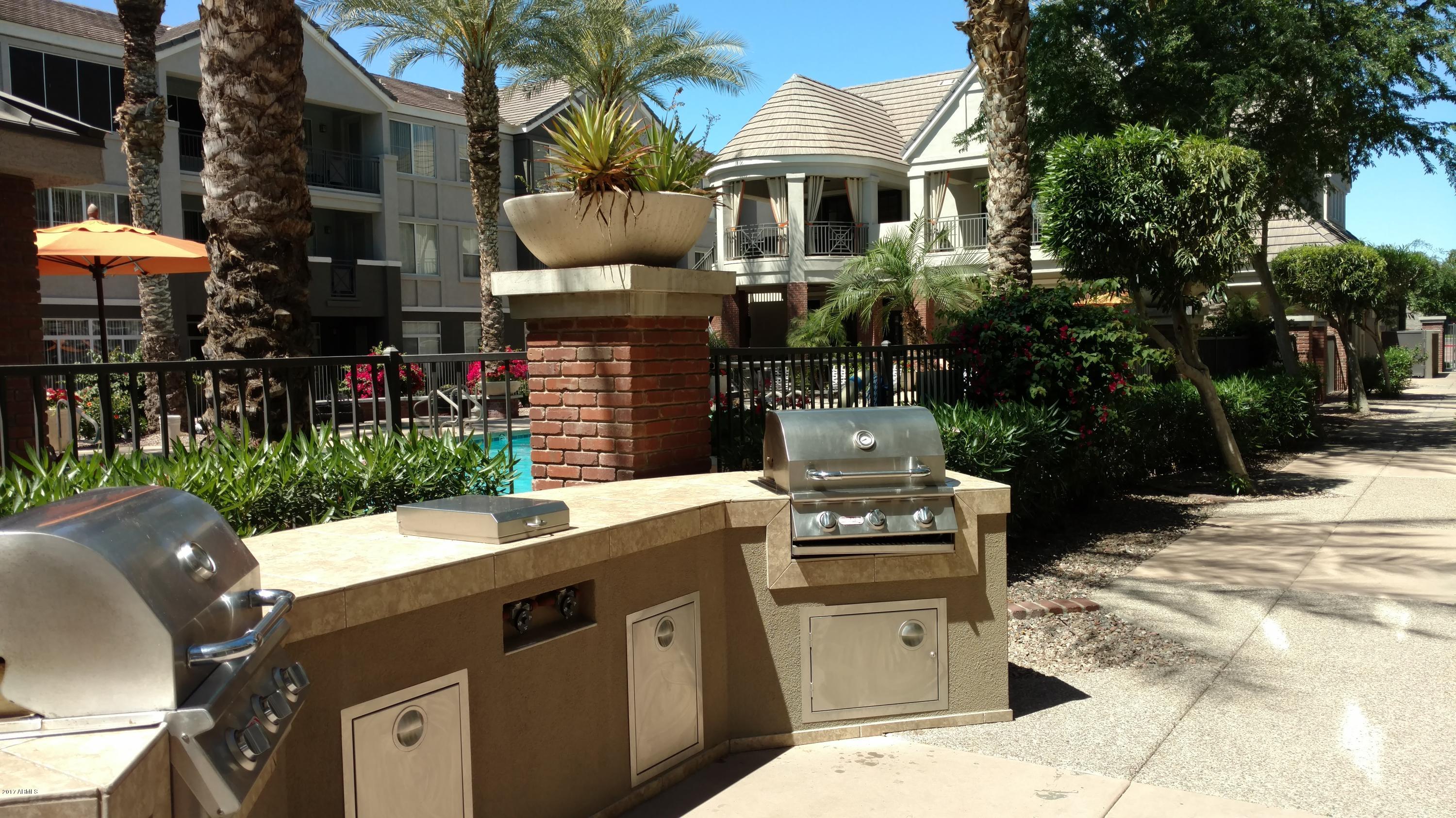 909 East Camelback Road, Unit 3020 Phoenix, AZ 85014 - Photo 18 of 22 Outdoor entertaining