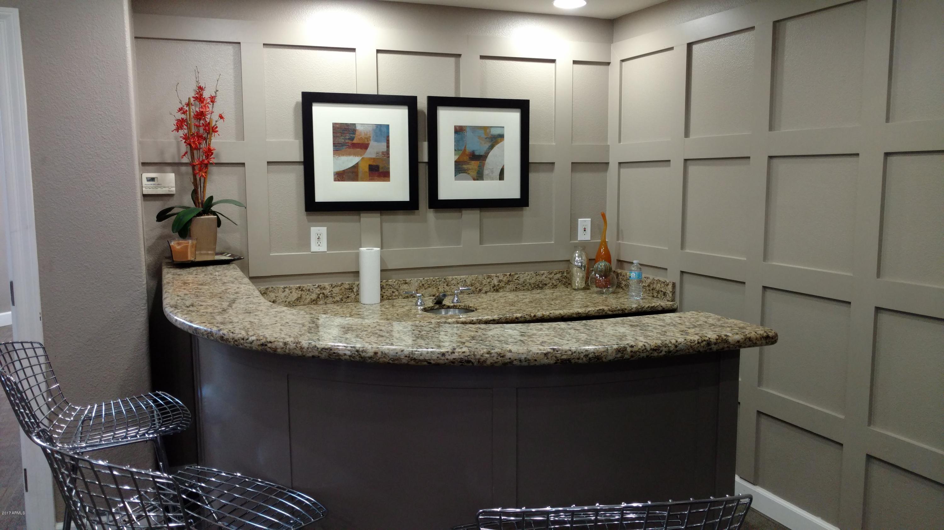 909 East Camelback Road, Unit 3020 Phoenix, AZ 85014 - Photo 22 of 22 Common bar space