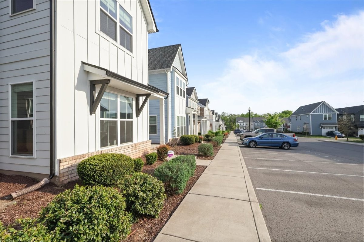 161 Harvard Drive Gallatin, TN 37066 - Photo 2 of 45