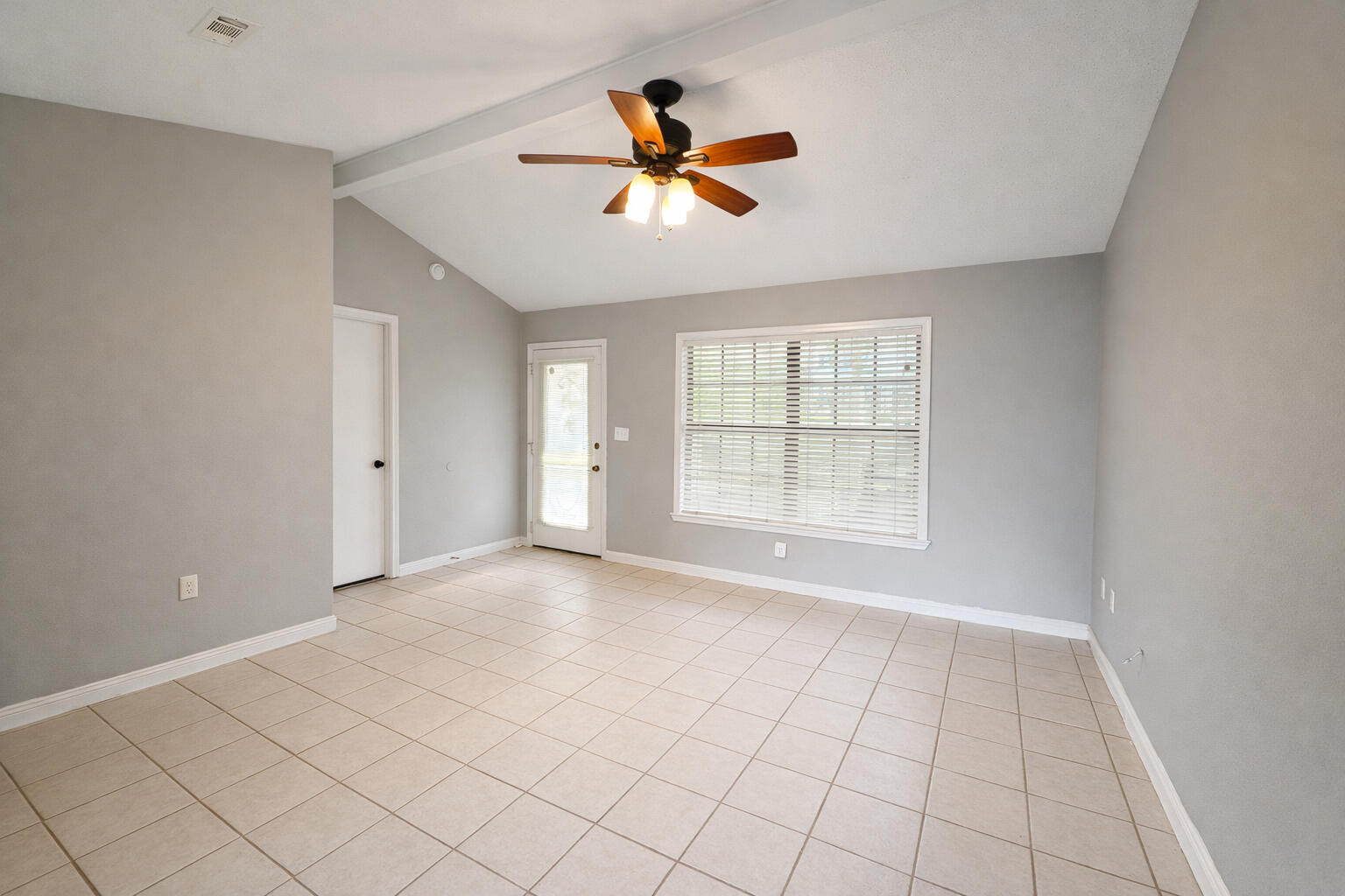 108 Beacons Bend Road Crestview, FL 32536 - Photo 4 of 20 Living Room
