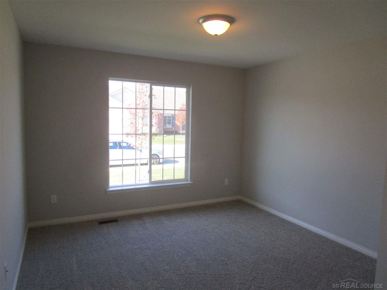 47372 Mariners New Baltimore, MI 48051 - Photo 11 of 14