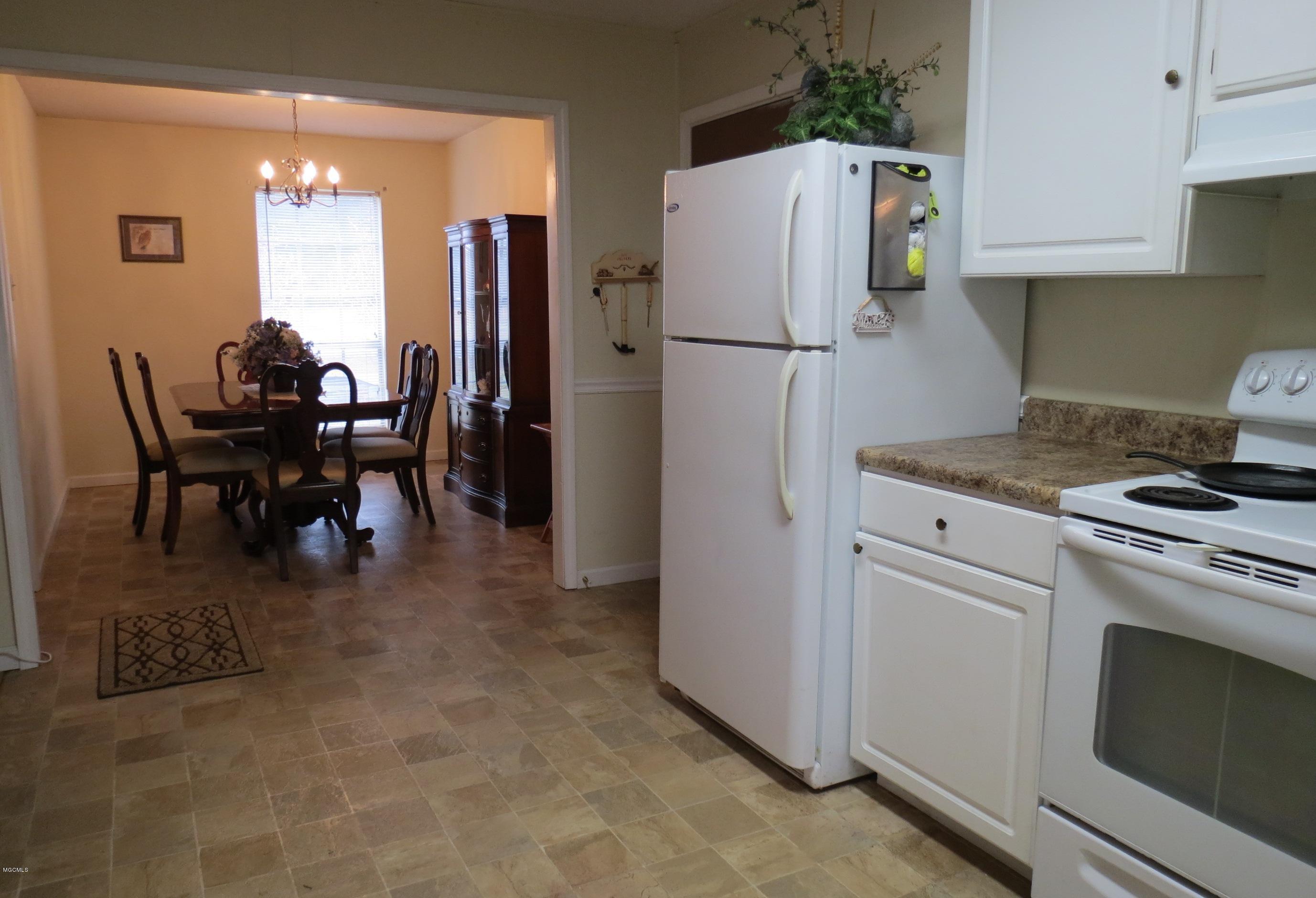 6025 Wildwood Road Moss Point, MS 39562 - Photo 11 of 28 IMG_8606