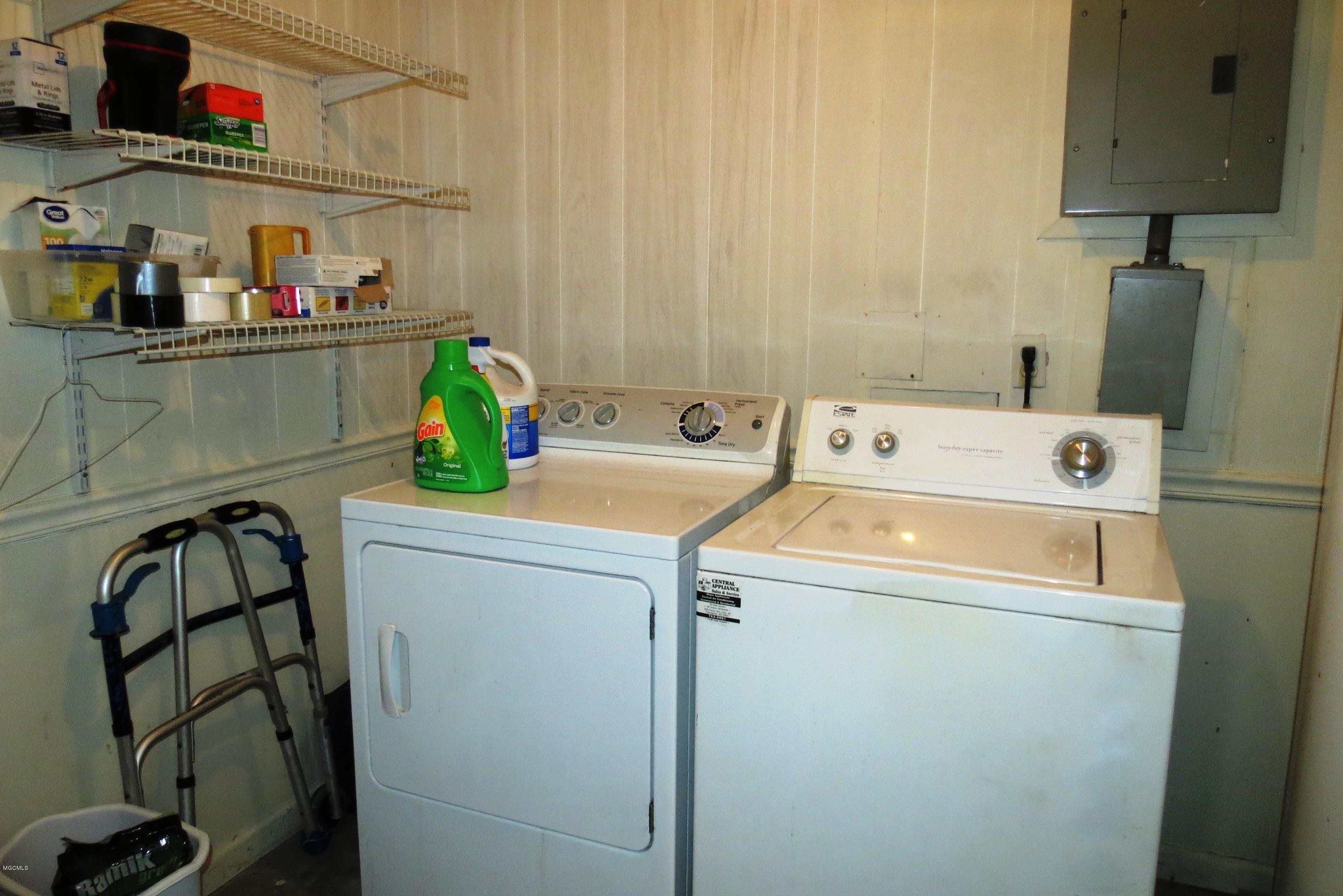 6025 Wildwood Road Moss Point, MS 39562 - Photo 19 of 28 IMG_8632
