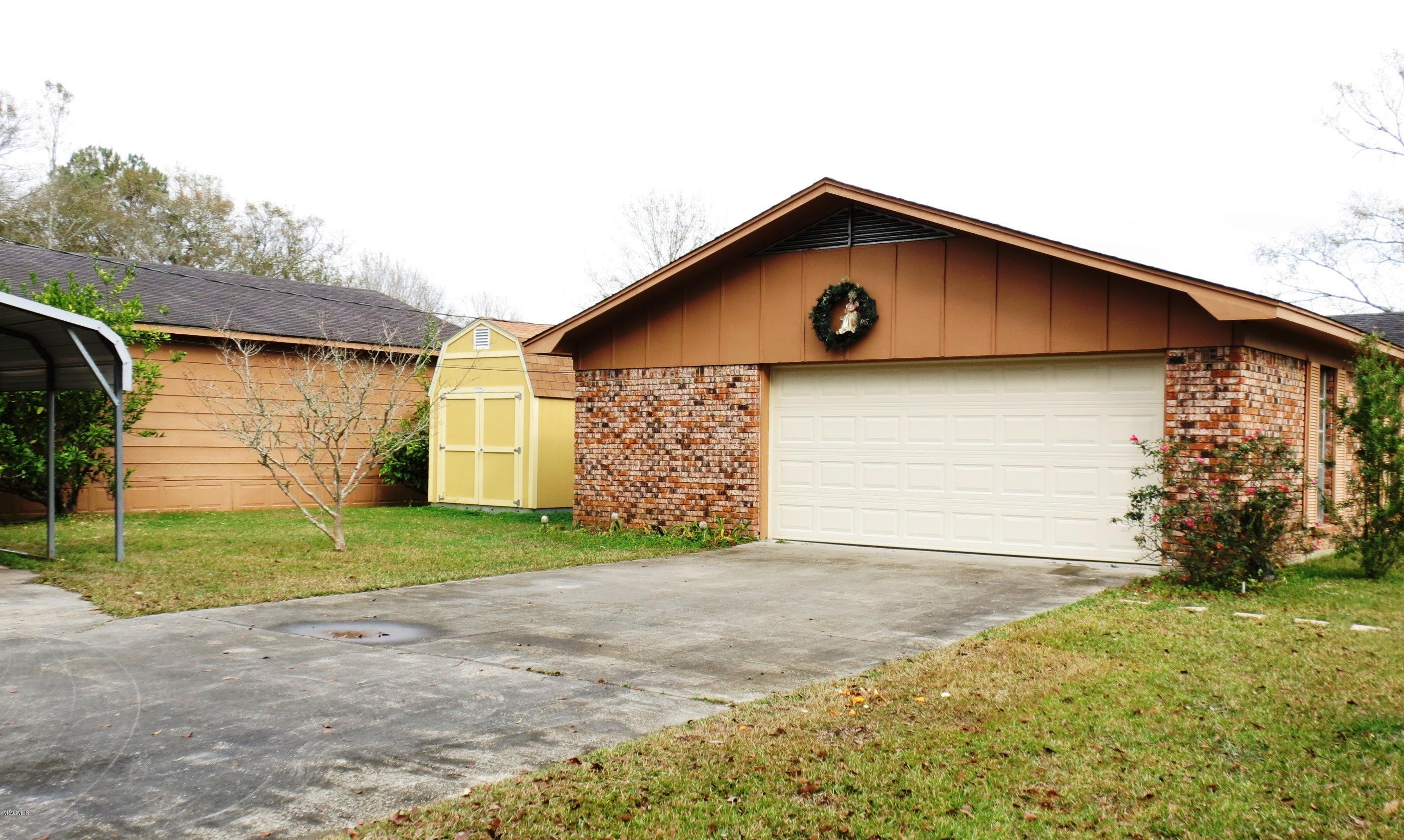 6025 Wildwood Road Moss Point, MS 39562 - Photo 2 of 28 IMG_8742