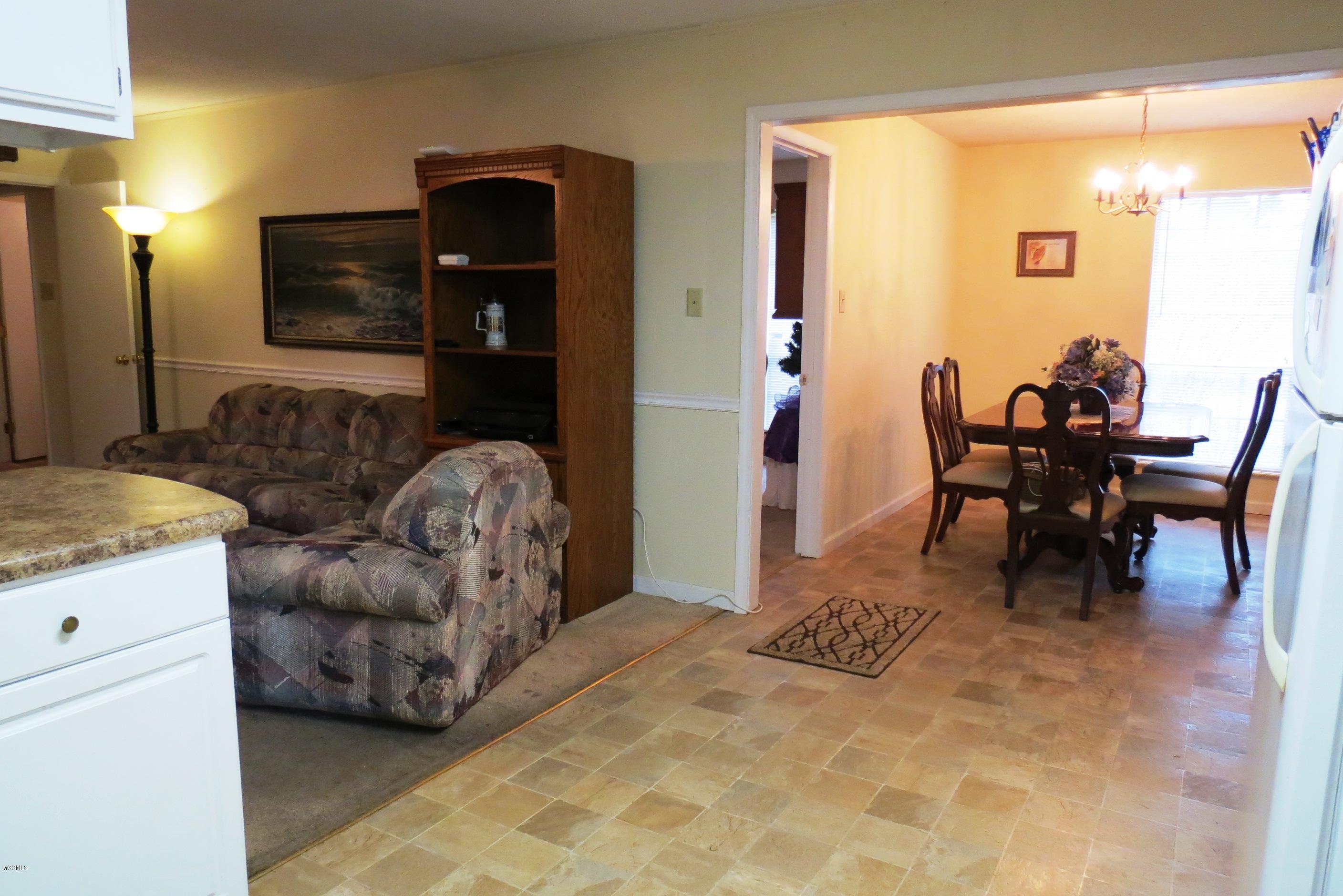 6025 Wildwood Road Moss Point, MS 39562 - Photo 6 of 28 IMG_8584