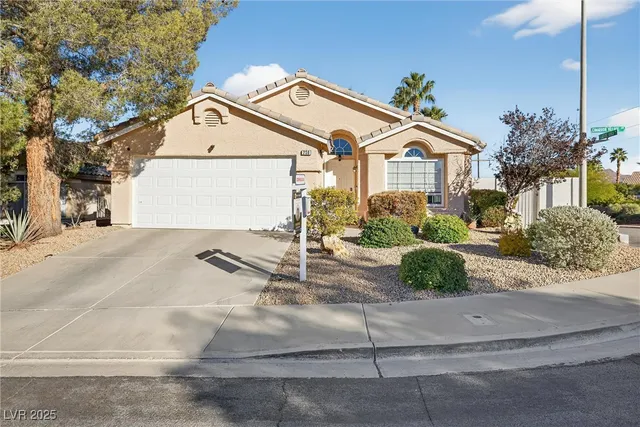 $574,999 | 230 Cimarron Village Way, Henderson, NV 89012
