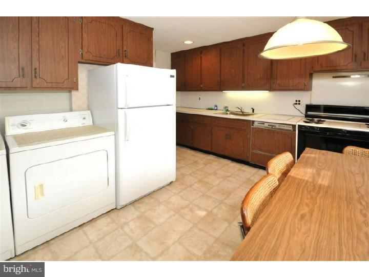933 Crosswicks Road Rydal, PA 19046 - Photo 8 of 19 Kitchen