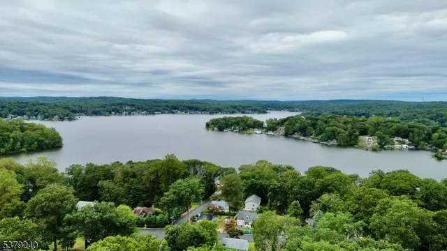 $359,900 | 221 South Maryland Avenue, Lake Hopatcong, NJ 07849