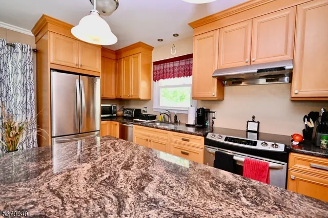 $359,900 | 221 South Maryland Avenue, Lake Hopatcong, NJ 07849