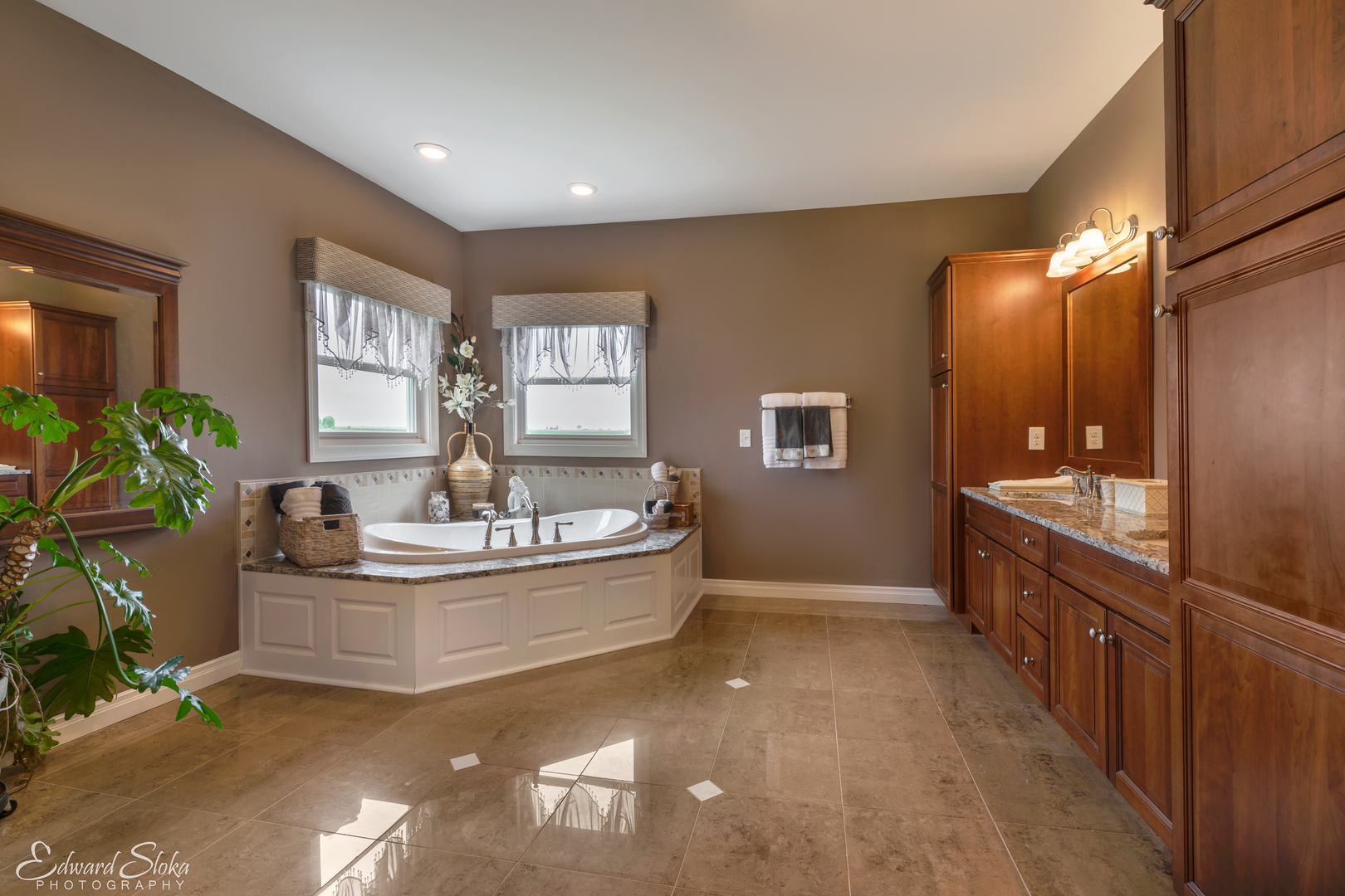 1246 Pinegar Road Garden Prairie, IL 61038 - Photo 26 of 43 a bathroom with sink shower and bathtub