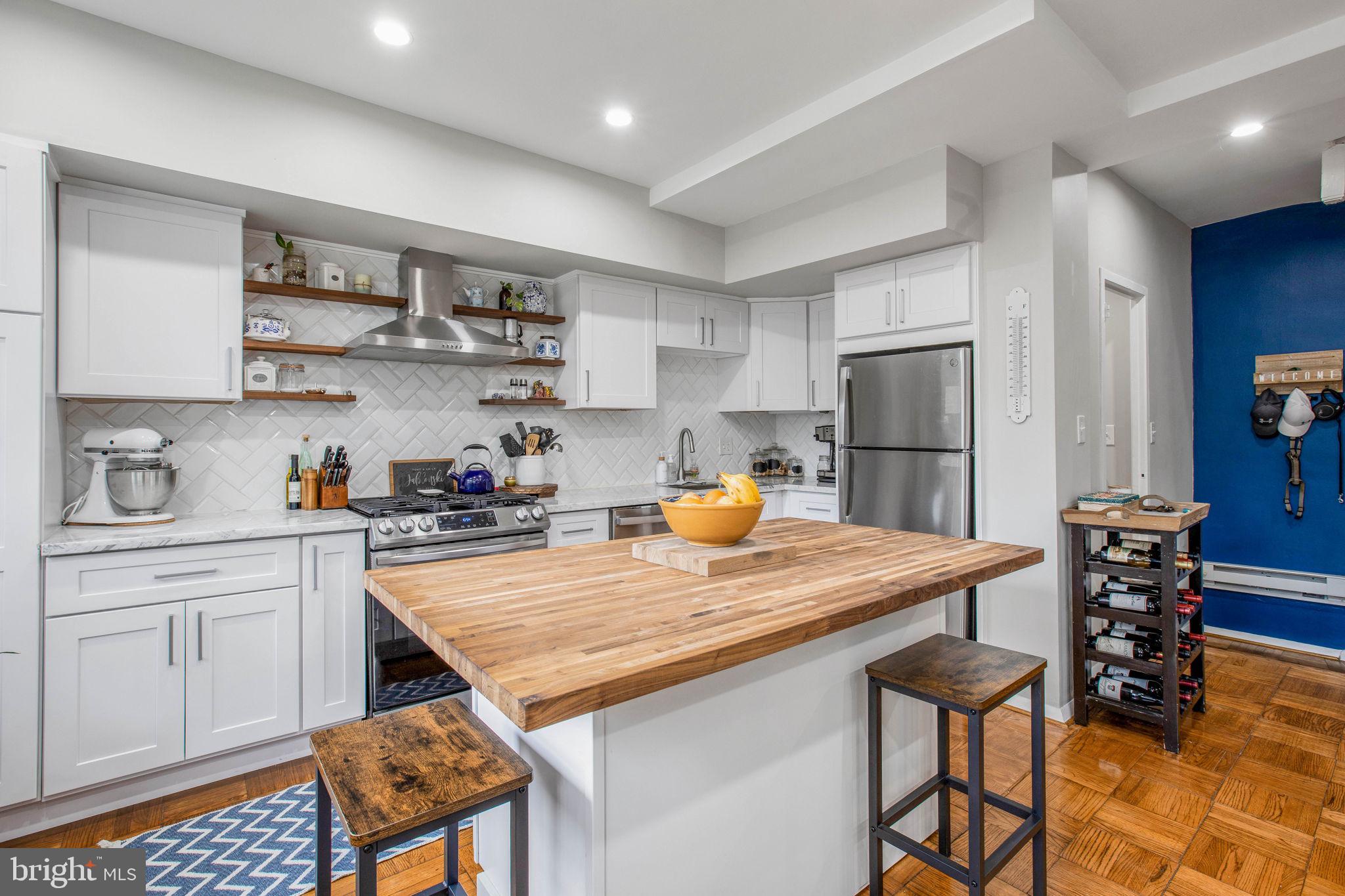 3530 Gunston Road Alexandria, VA 22302 - Photo 3 of 22 Kitchen
