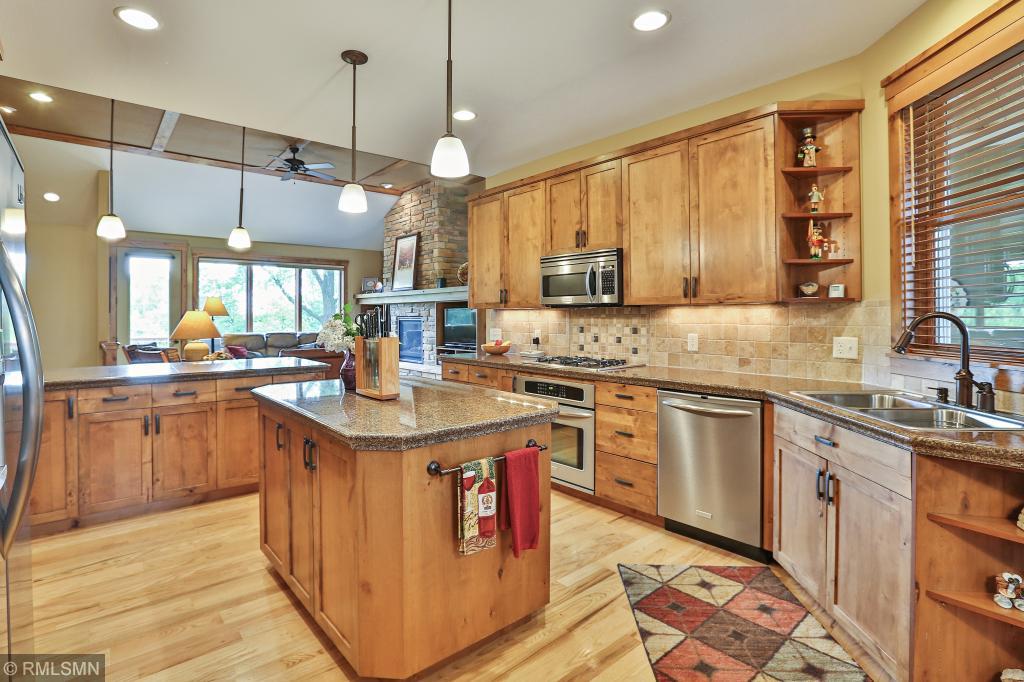 838 Riley Lane Hudson, WI 54016 - Photo 6 of 27 Gallery Image 6
