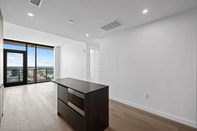 $5,000 | 610 Davis Street, Unit 4605, Austin, TX 78701